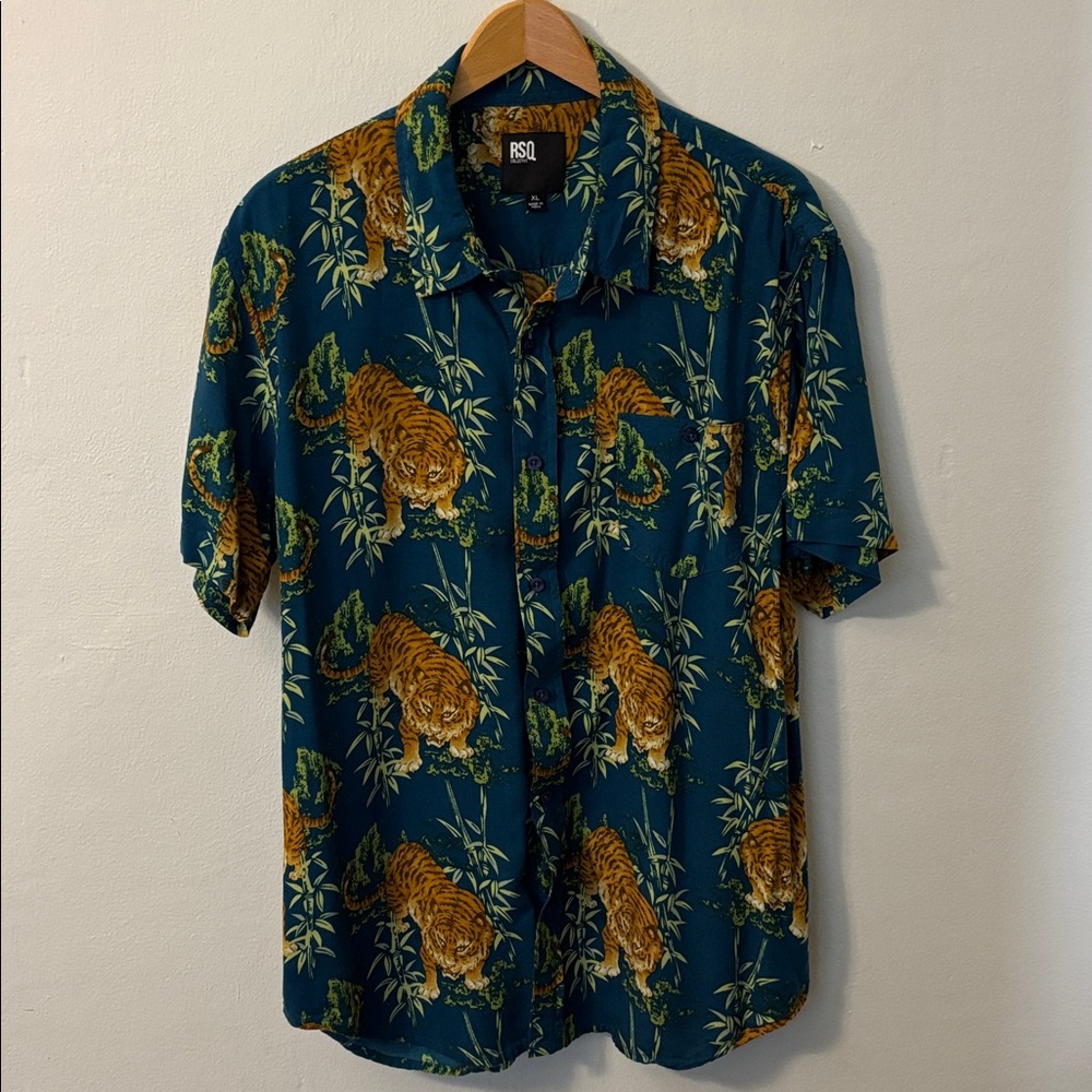 RSQ Men’s XL Jungle Tiger Print Short Sleeve Shirt Teal Rayon